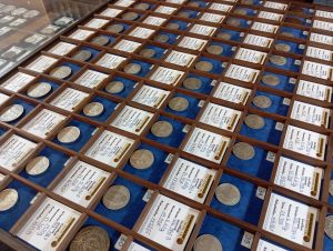 Ponuka mincí v kamennej prevádzke v Piešťanoch